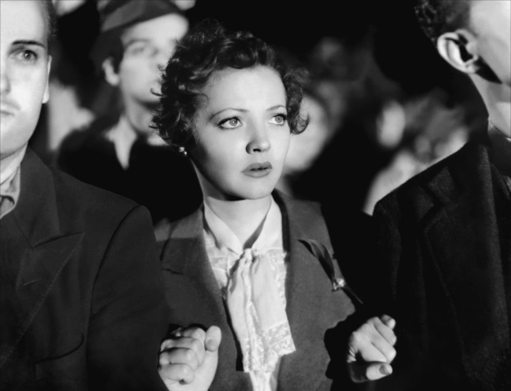 Sylvia Sidney en una escena de 'La calle'.