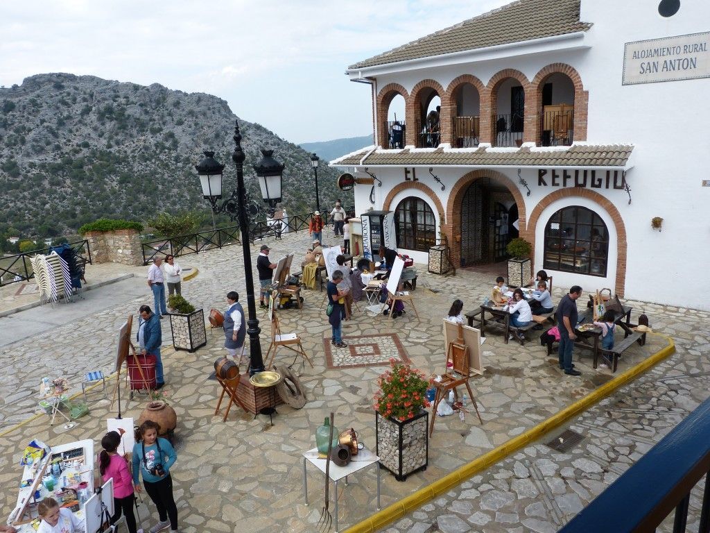 Algunos participantes del pasado año en la plaza de San Antón de Benaocaz.