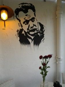Retrato de Brassens en la puerta del bar "La mala reputación" (Séte, Francia)
