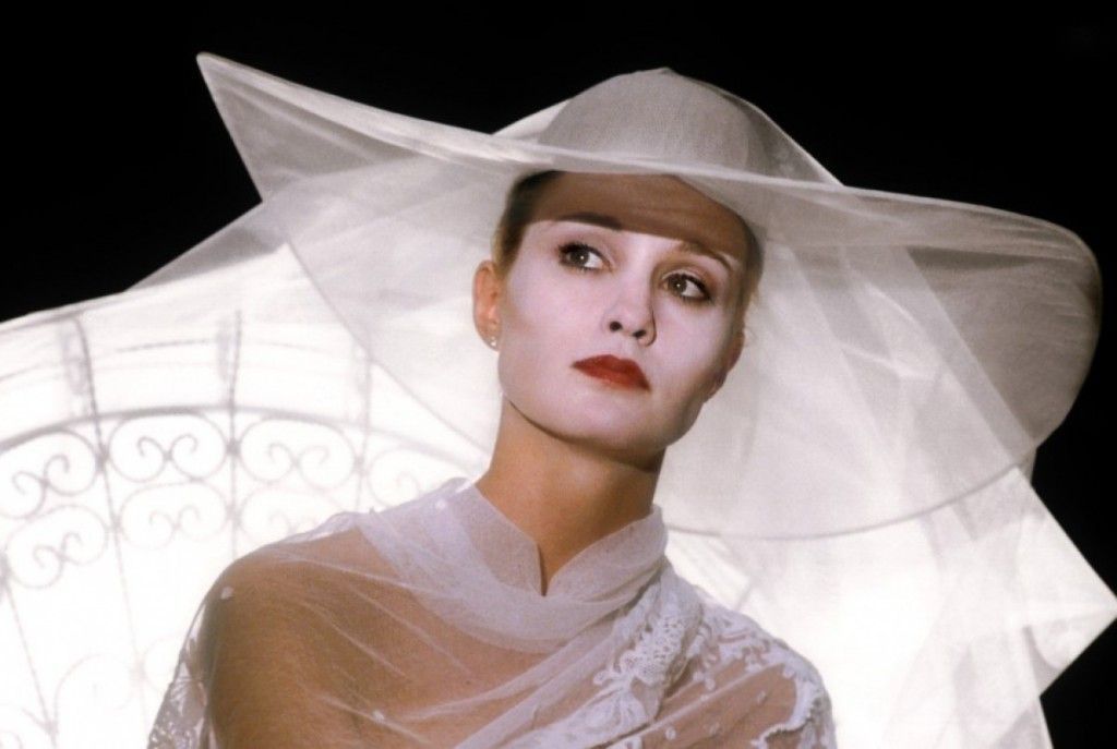 la dama de blanco interpretada por Jessica Lange.