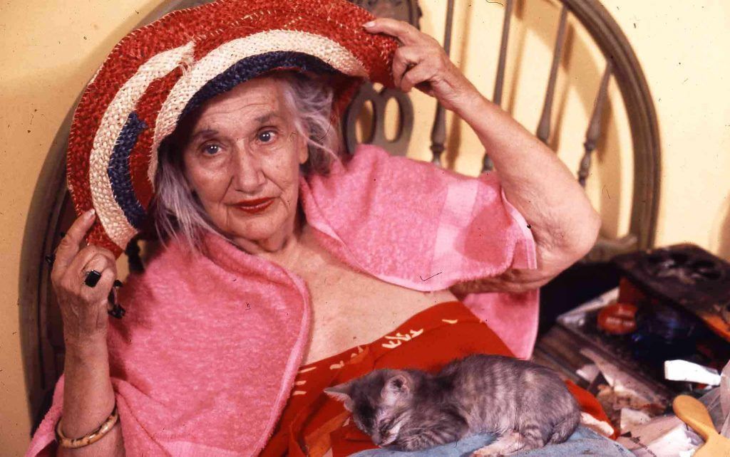 Edith Ewing Beale, en la película de los hermanos Maysles.