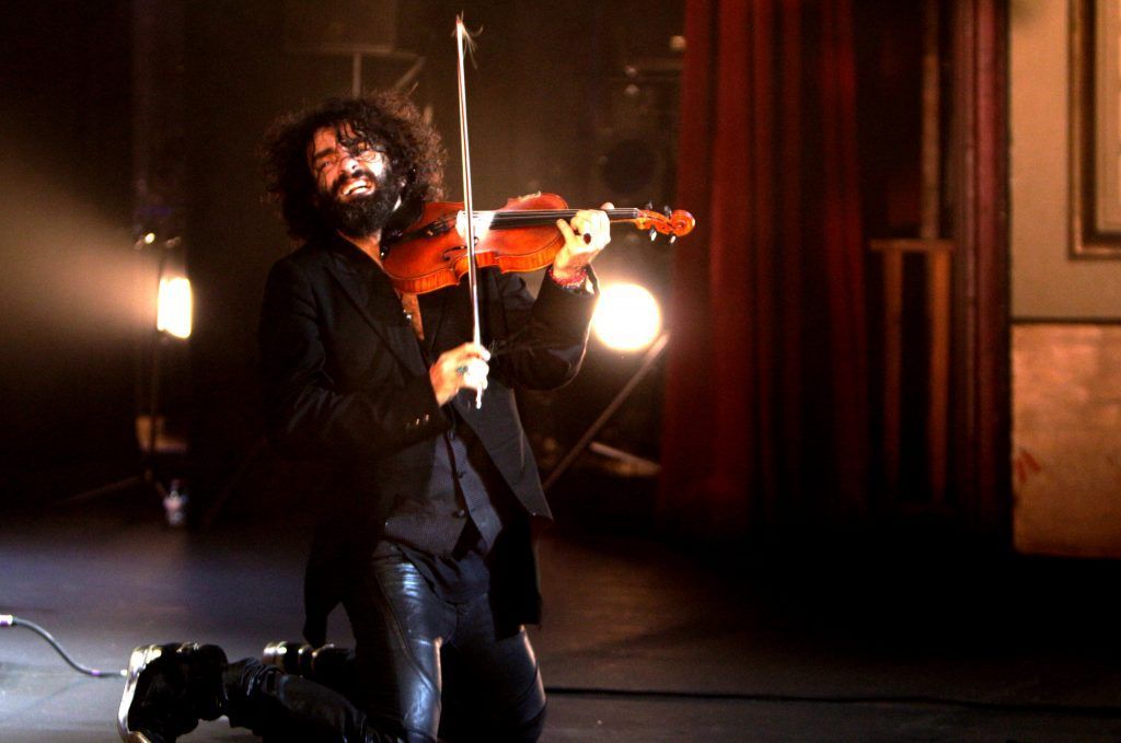 Ara Malikian desplegó talento en el Teatro Falla. Foto: Julio Sampalo.