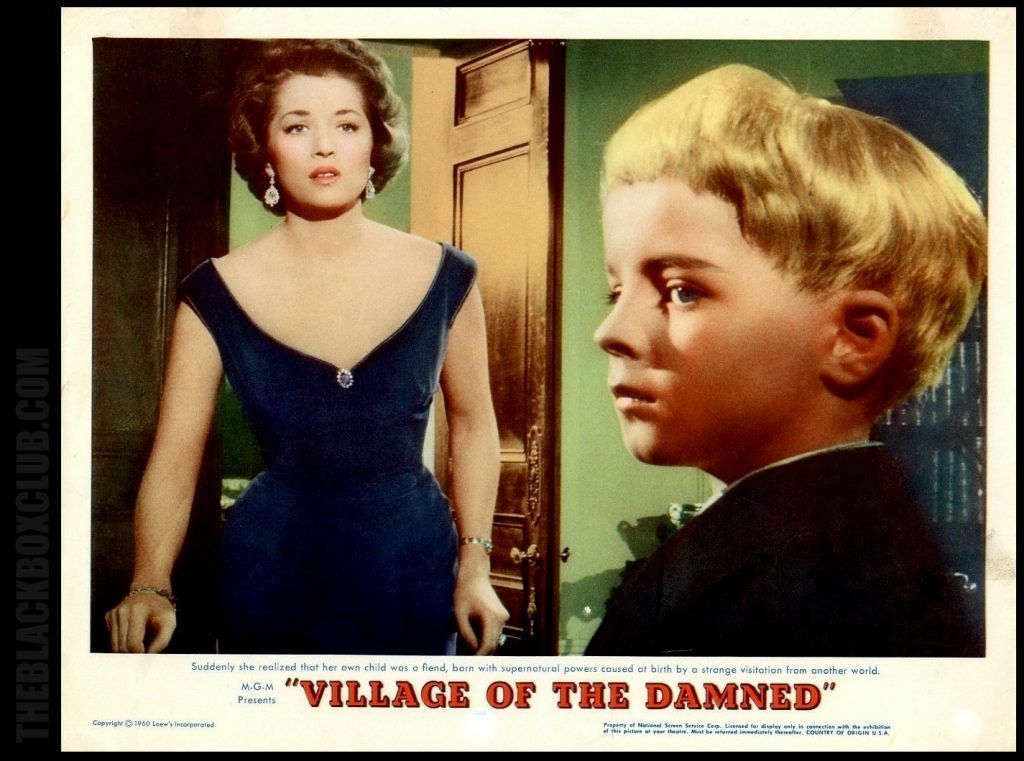 Barbara Shelley en un afiche de 'El pueblo de los malditos'.