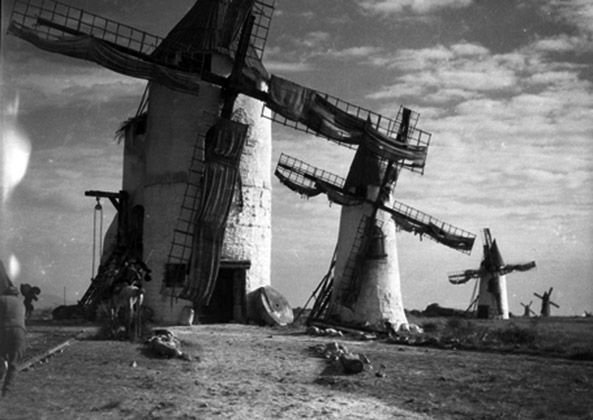 La famosa escena de los molinos del 'Quijote' recreada por Pabst.